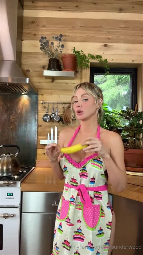 Sara Underwood Nude Skirt Tease Video Leaked